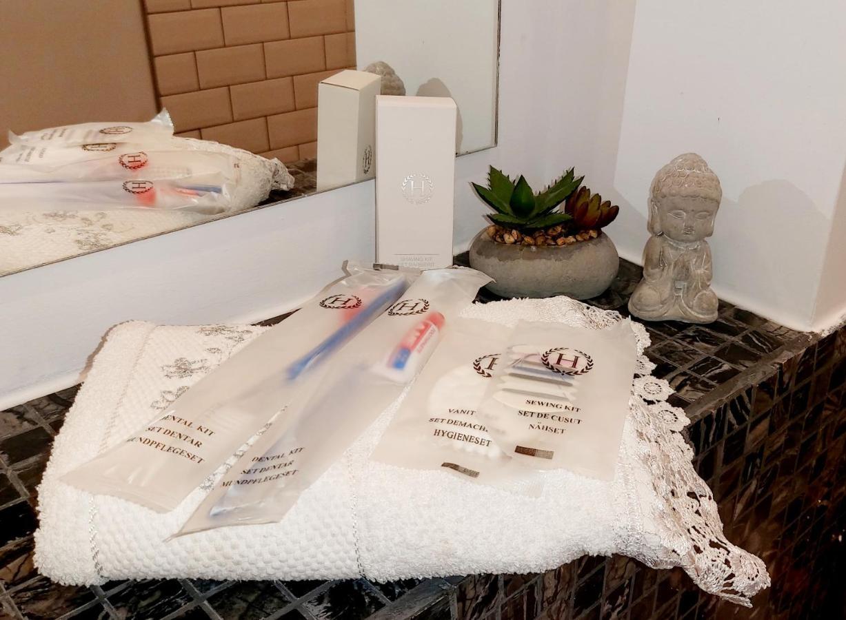 La Fluturi Apartament Lägenhet Suceava Exteriör bild